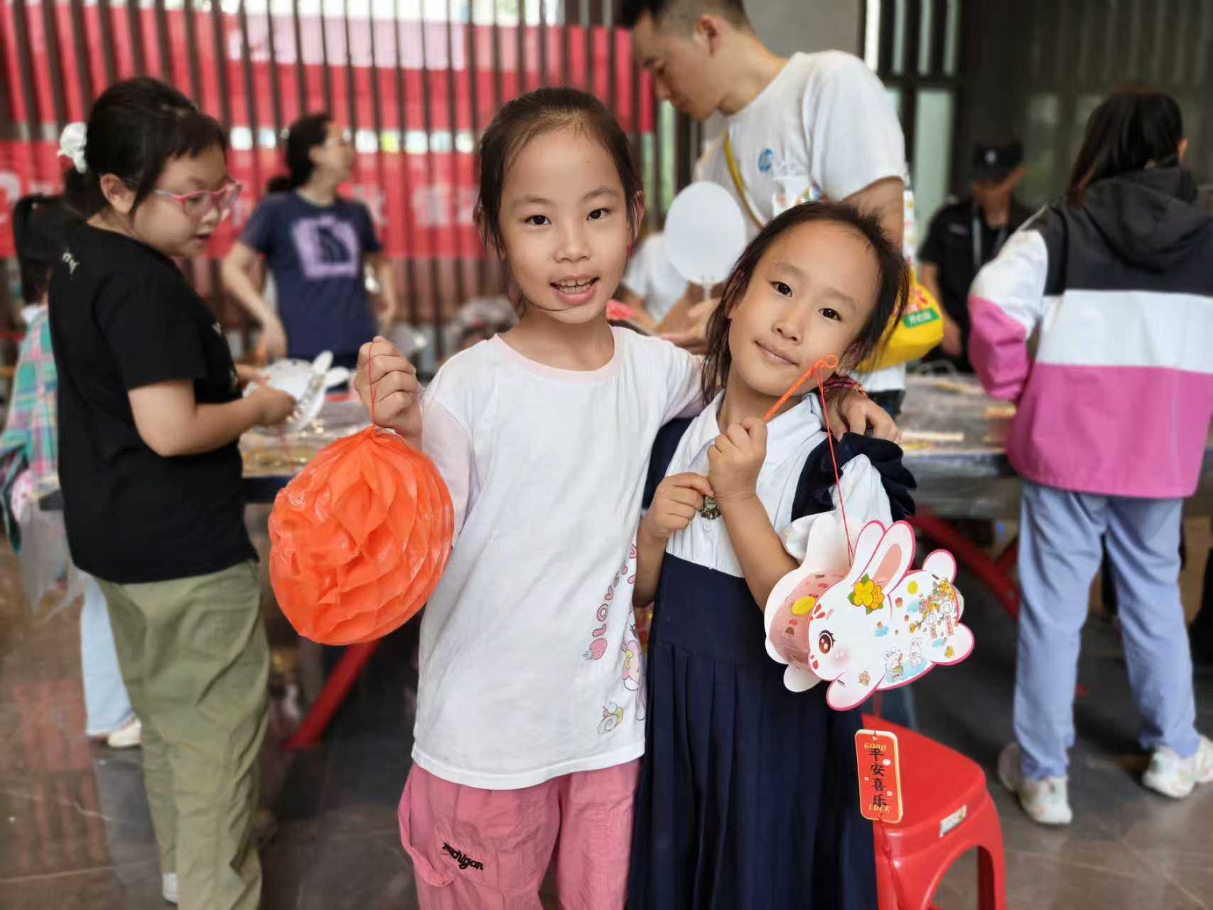 月滿中秋·人團(tuán)圓 | 隆泰物業(yè)“和美炫彩+”中秋主題活動(dòng)溫情上演(圖6)